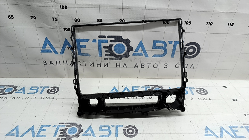 Обрамление монитора, дисплея Audi Q7 19-26 хром, тычка