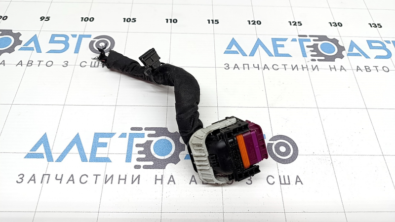 Фишка на блок ECU компьютер двигателя Audi Q7 21-23 3.0T MHEV фиолетовая