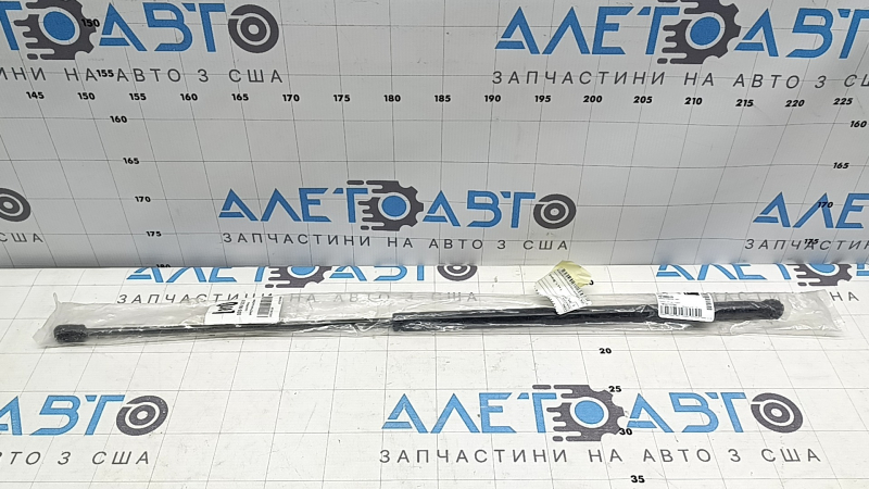 Амортизатор капота Audi A3 8V 15-20