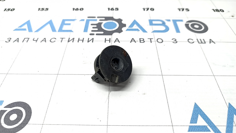 Крепление телевизора верхнее левое Ford Fusion mk5 13-20