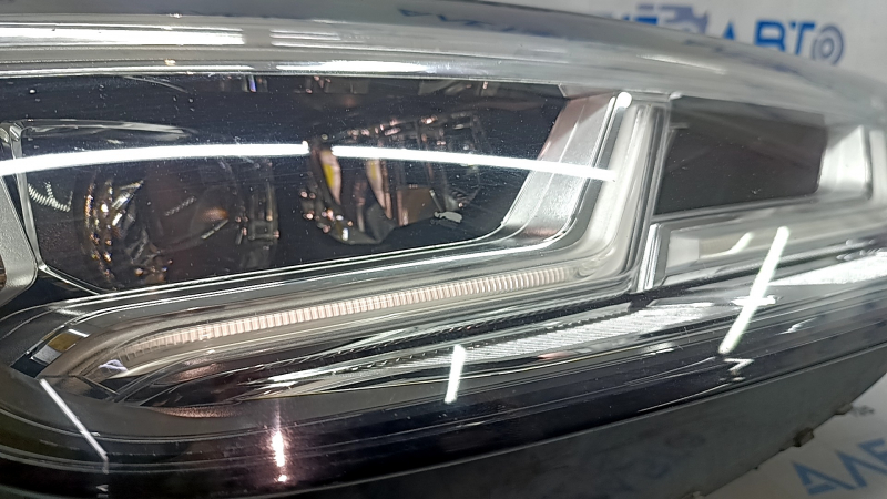 Фара передняя правая в сборе Audi Q5 80A 18-20 LED, царапина