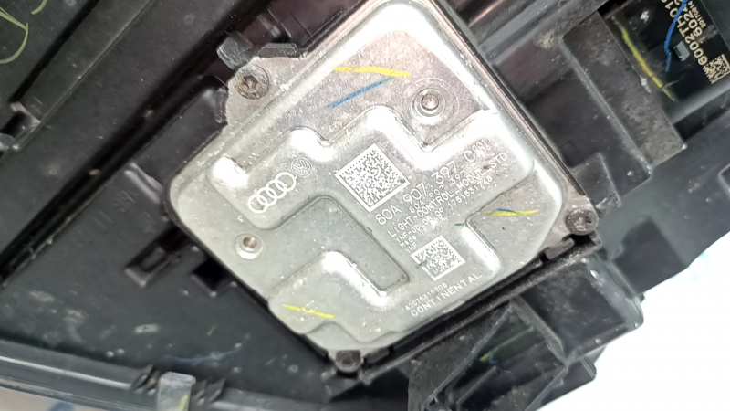 Фара передняя правая в сборе Audi Q5 80A 18-20 LED, царапина