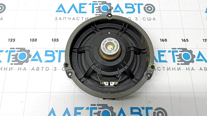 Динамик дверной передний правый Ford Fusion mk5 13-20 сломана направляйка