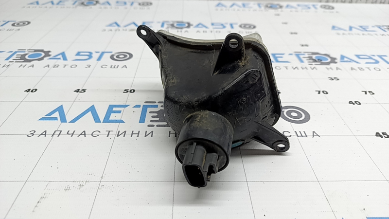 Поворотник левый Toyota Avalon 13-15 под полировку