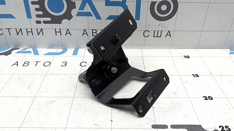 Скоба замка капота левая Volvo XC60 18-26