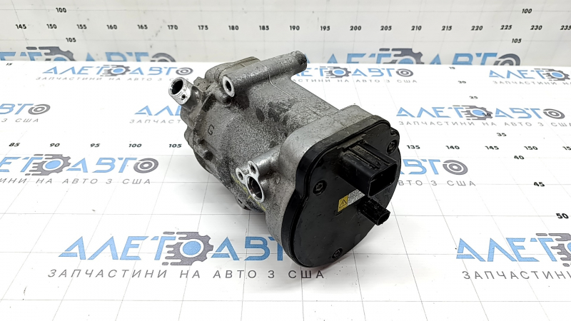 Компрессор кондиционера Toyota Sienna 21-26
