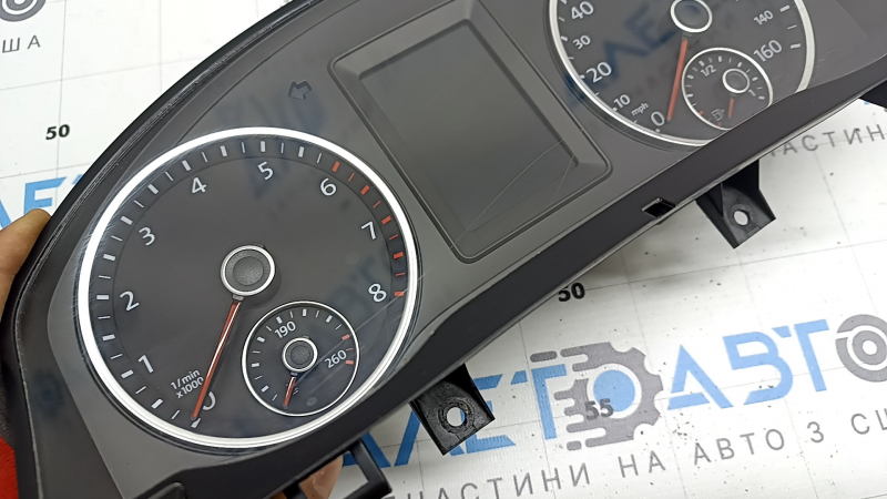 Щиток приборов VW Tiguan 09-12 usa, 124к, царапины