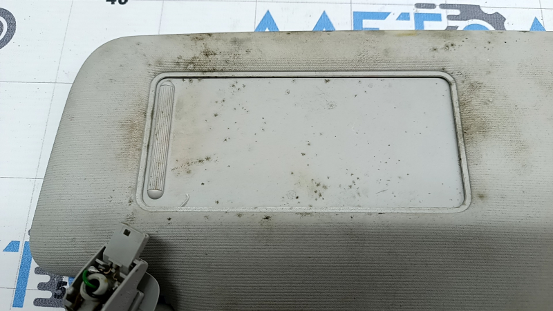 Parasolar dreapta pentru VW Tiguan 2009-2017, gri, fără cârlig, curățabil chimic
