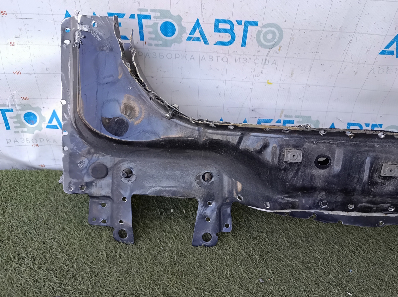 Задняя панель Ford Escape MK4 20-26 2 части, высверлена, черная, примята