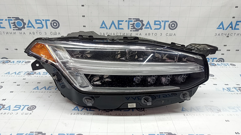 Фара передняя правая в сборе Volvo XC90 16-17 LED выгорел лак, сколы