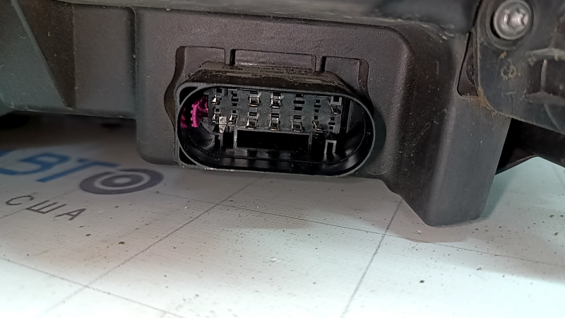 Фара передняя правая в сборе Volvo XC90 16-17 LED выгорел лак, сколы