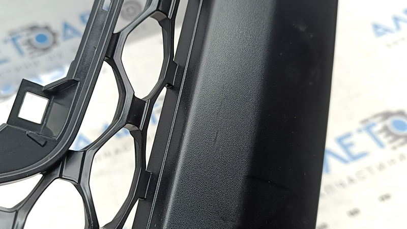 Нижняя решетка переднего бампера Jeep Compass 22-25 под радар, потертости