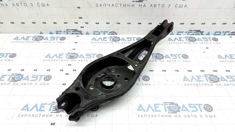 Рычаг нижний под пружину задний правый Honda Civic XI FE/FL 22-26