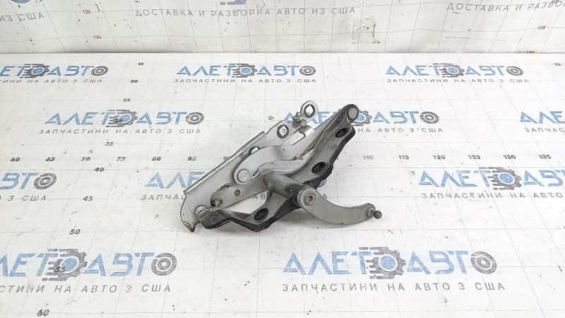 Петля капота правая Mercedes W221