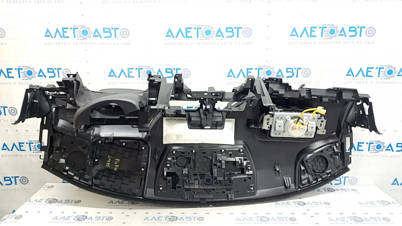 Торпедо передняя панель с AIRBAG Mazda 6 18-21 черная, с сетками динамиков