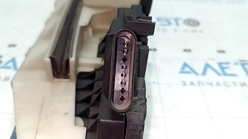 Замок двери передней правой Ford C-max MK2 13-18