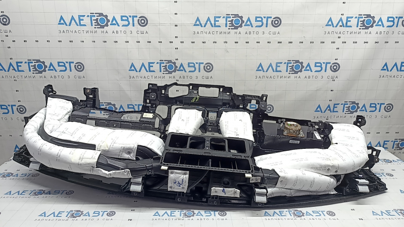 Торпедо передняя панель с AIRBAG Hyundai Sonata 20-23 черная, ржавый пирапатрон