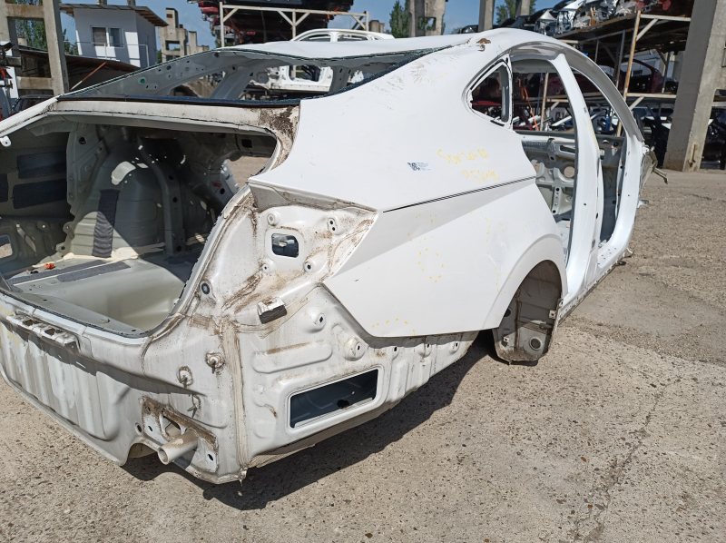 Четверть крыло задняя правая Hyundai Sonata 20-23 HEV на кузове, белая, вмятины