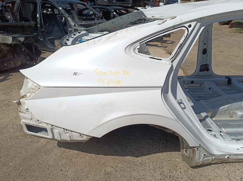 Четверть крыло задняя правая Hyundai Sonata 20-23 HEV на кузове, белая, вмятины