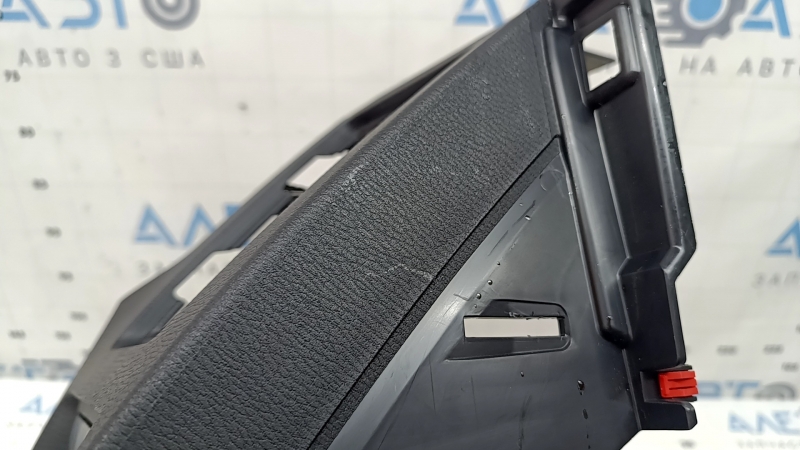 Накладка колени водителя Mitsubishi Outlander 22-26 черная, царапины