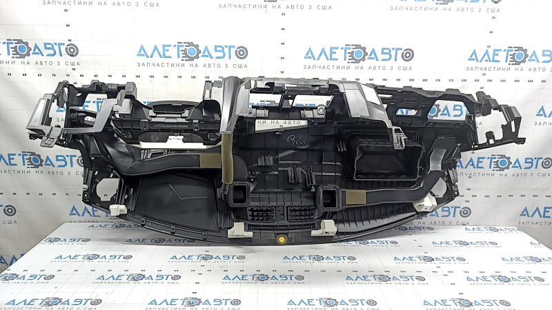 Торпедо передняя панель без AIRBAG Mitsubishi Outlander 22-26 черная