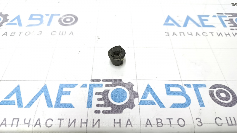 Отбойник капота внутренний Land Rover Range Rover Velar 18-23