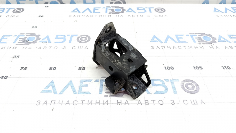 Клык подрамника передний левый Land Rover Range Rover Velar 18-23 2.0T