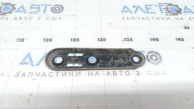 Кронштейн переднего подрамника правый Land Rover Range Rover Velar 18-23
