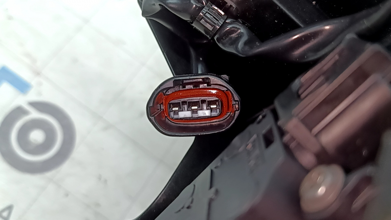 Жалюзи дефлектор радиатора в сборе Toyota Sienna 21-26 с моторчиком