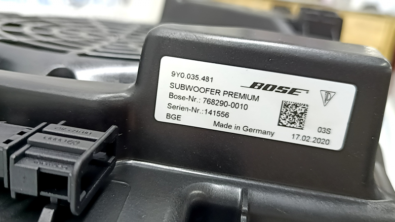 Сабвуфер Porsche Cayenne 19-26 Bose