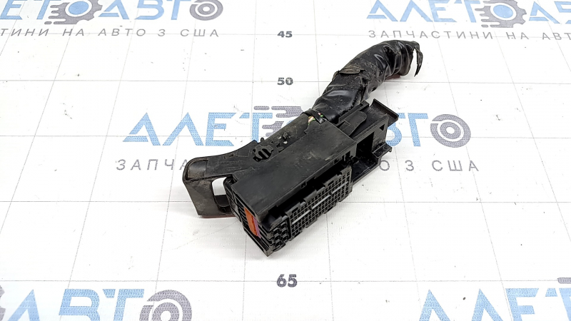 Фишка на блок ECU компьютер двигателя Land Rover Range Rover Velar 18-23 2.0T AJ200 фиолетовая