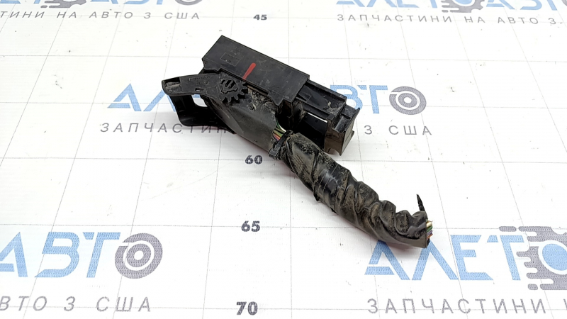 Фишка на блок ECU компьютер двигателя Land Rover Range Rover Velar 18-23 2.0T AJ200 фиолетовая