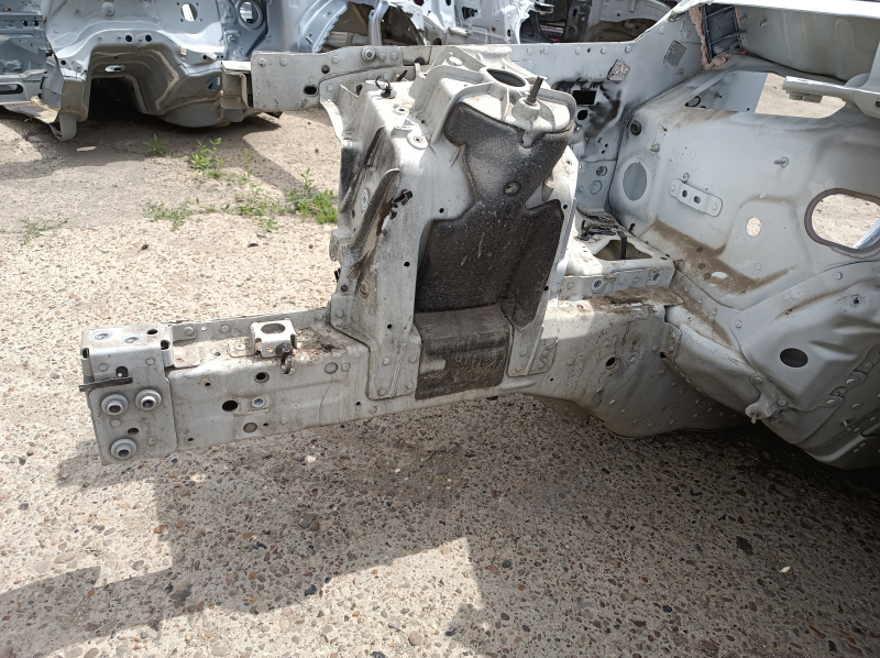 Panou lateral dreapta față pentru Land Rover Range Rover Velar 18-20, alb
