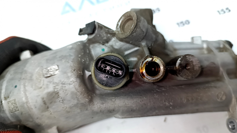 Корпус масляного фильтра Land Rover Range Rover Velar 18-23 2.0T с крышкой