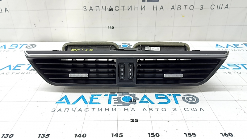 Дефлектор воздуховода передний центральный Porsche Cayenne 19-23 черный с хромом