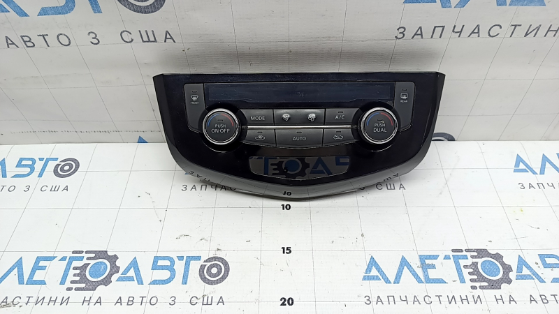 Управление климат-контролем Nissan Rogue 17-20 auto, царапины