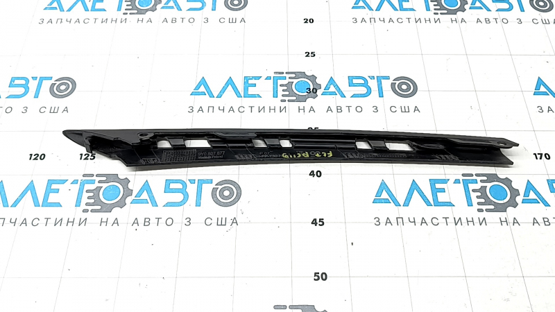 Накладка левой решетки переднего бампера верхняя Porsche Cayenne 19-23 структура, Base