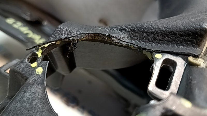 Торпедо передняя панель с AIRBAG Jeep Grand Cherokee WK2 14-22 черная, трещины, нет фрагмента