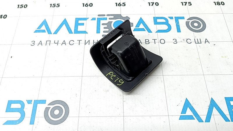 Накладка Isofix заднего ряда Porsche Cayenne 19-26 черная