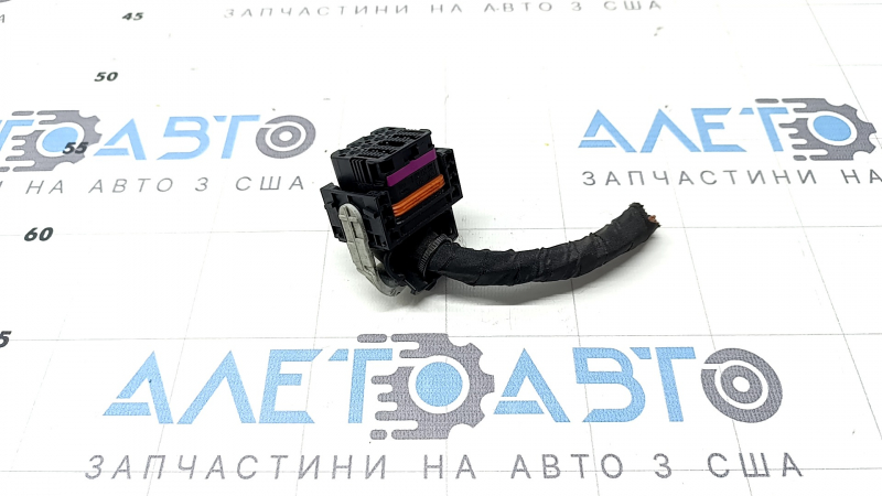Mufă neagră pentru calculatorul de comandă motor Porsche Cayenne 19-23 3.0T.