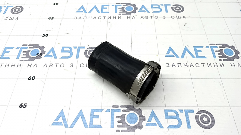 Furtun intercooler dreapta sus pentru anvelope Porsche Cayenne 19-26 3.0T