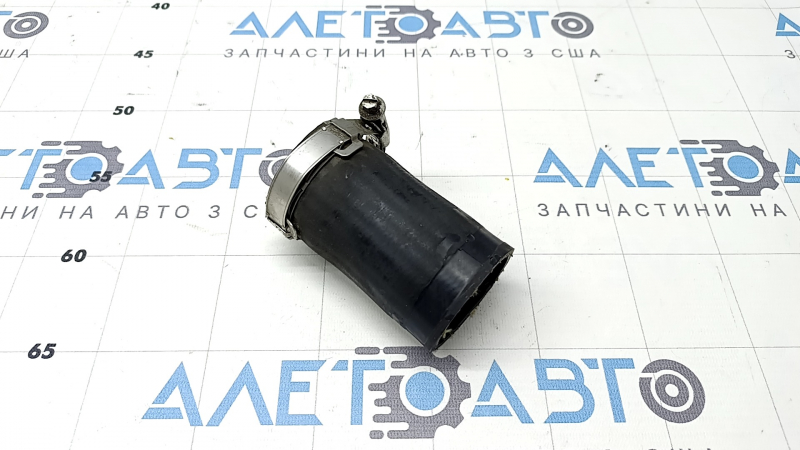 Furtun intercooler dreapta sus pentru anvelope Porsche Cayenne 19-26 3.0T