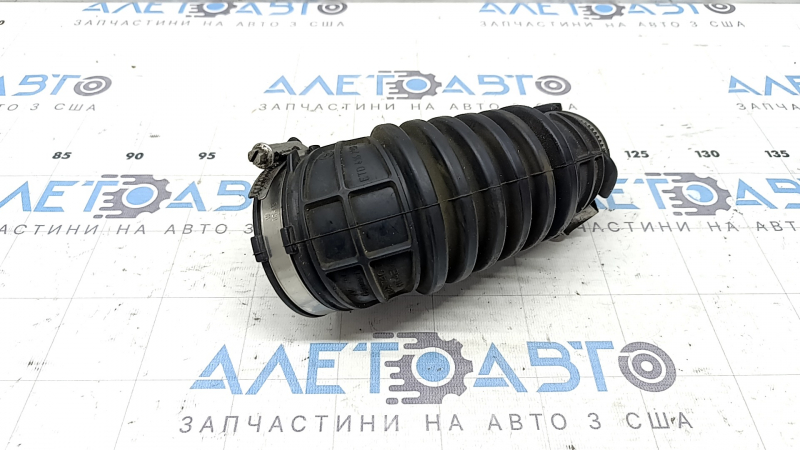 Воздуховод на турбину Porsche Cayenne 19-23 3.0T