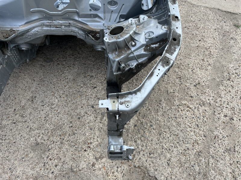 Четверть передняя левая Porsche Cayenne 19-26 на кузове, серебро
