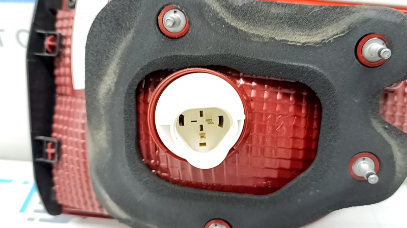 Lampă hayon interioară cu halogen, dreapta, Kia Sportage 20-22