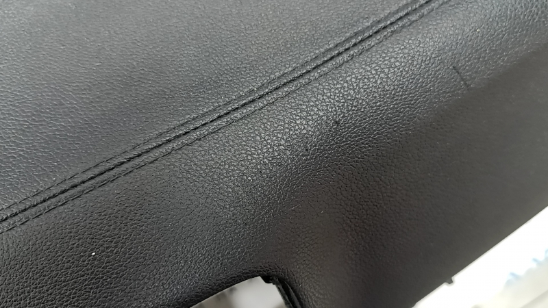 Bord Kia Sportage 17-22 LX negru cu airbag, zgârieturi, clapetă ruginită