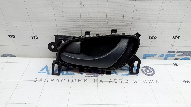 Mâner interior spate stânga Nissan Rogue Sport 17-22 negru