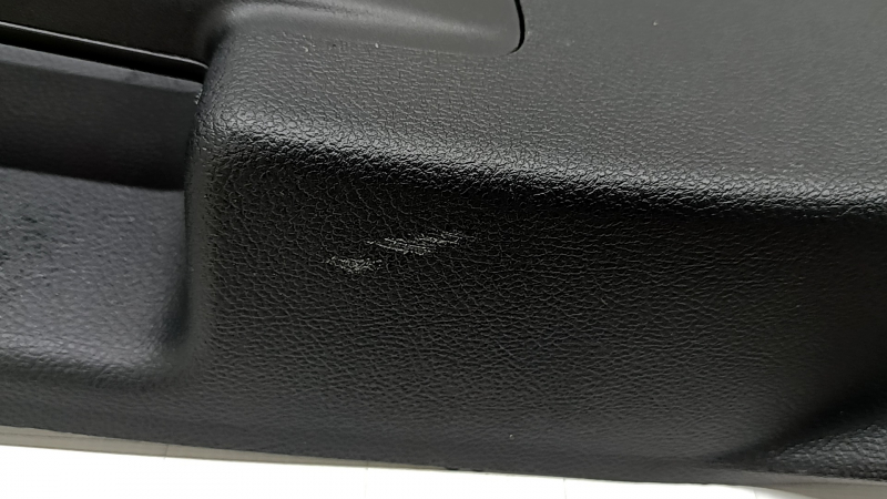 Ornament inferior hayon pentru Ford Edge 15-24, negru, sub capacul electric, zgârieturi, urme de uzură, plastic alb