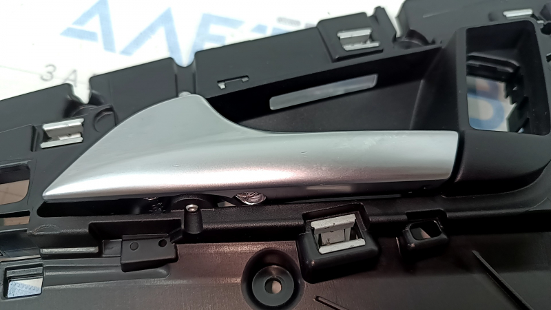 Mâner interior ușă spate stânga pentru Audi A6 C7 12-18, negru cu crom, iluminat din spate, zgârieturi