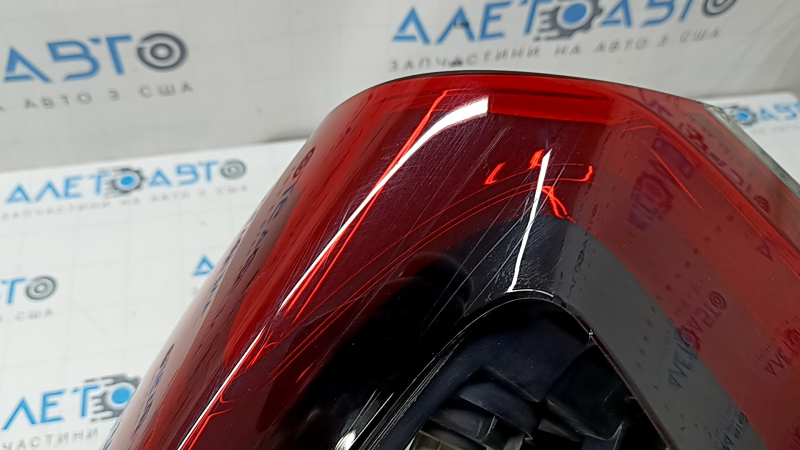 Zgârieturi la lumina aripii exterioare dreapta Honda CRV 20-22
